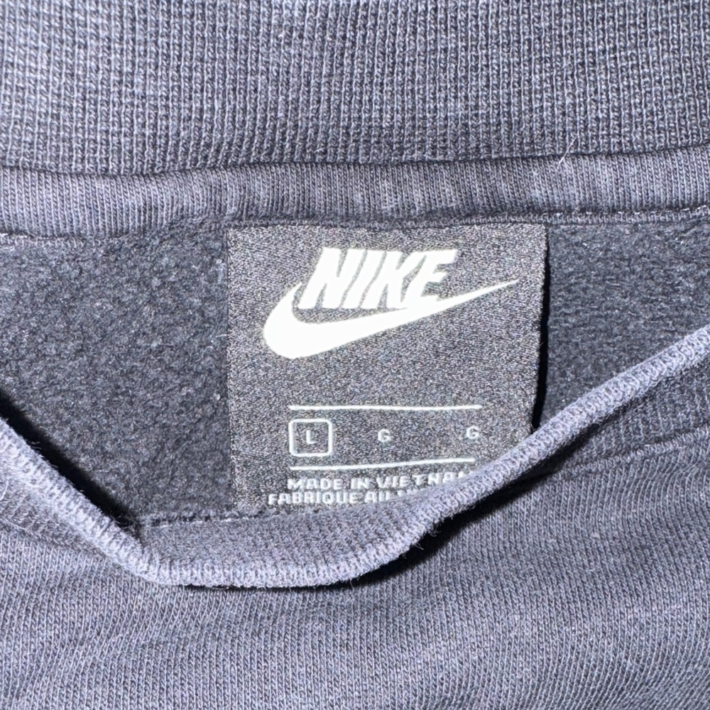 Nike Men's Classic Black Crewneck Sweater - Picture 3 of 3